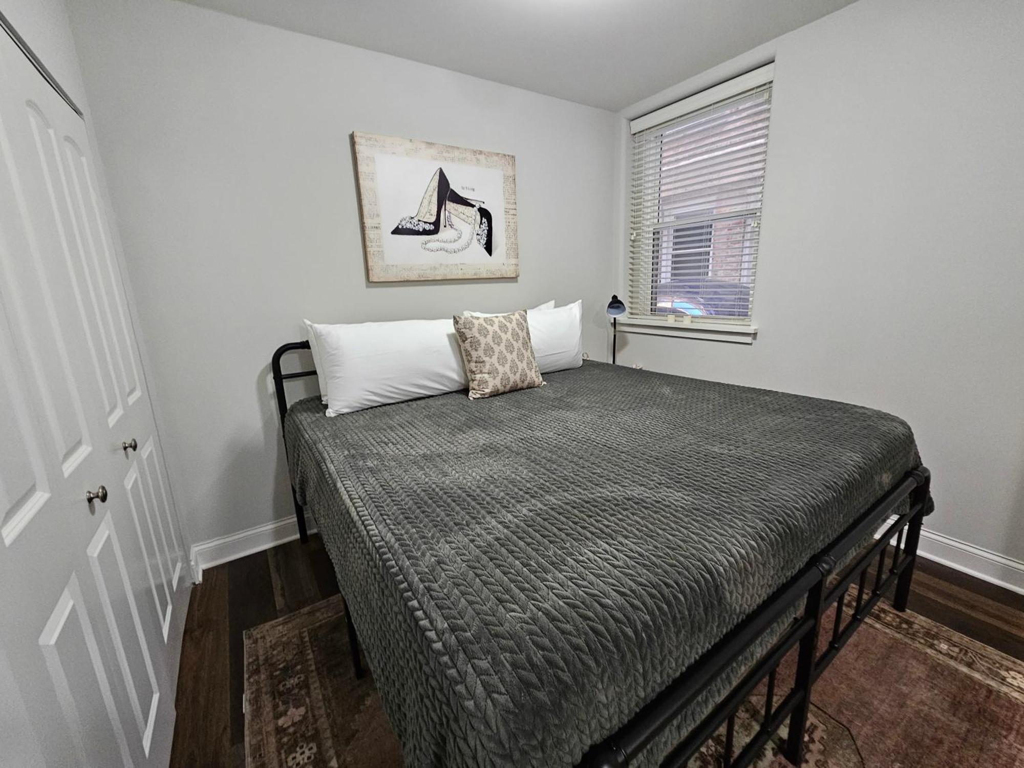 Cozy King Bed Stay At The Historic Inman - 201 Σαμπέιν Εξωτερικό φωτογραφία