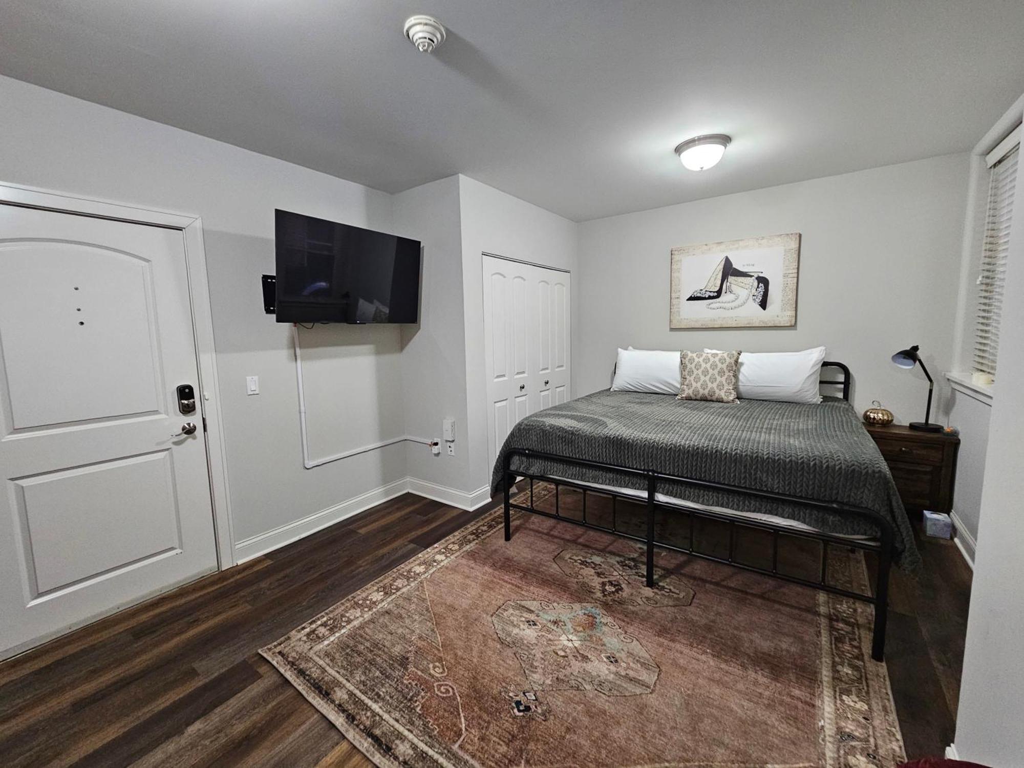 Cozy King Bed Stay At The Historic Inman - 201 Σαμπέιν Εξωτερικό φωτογραφία