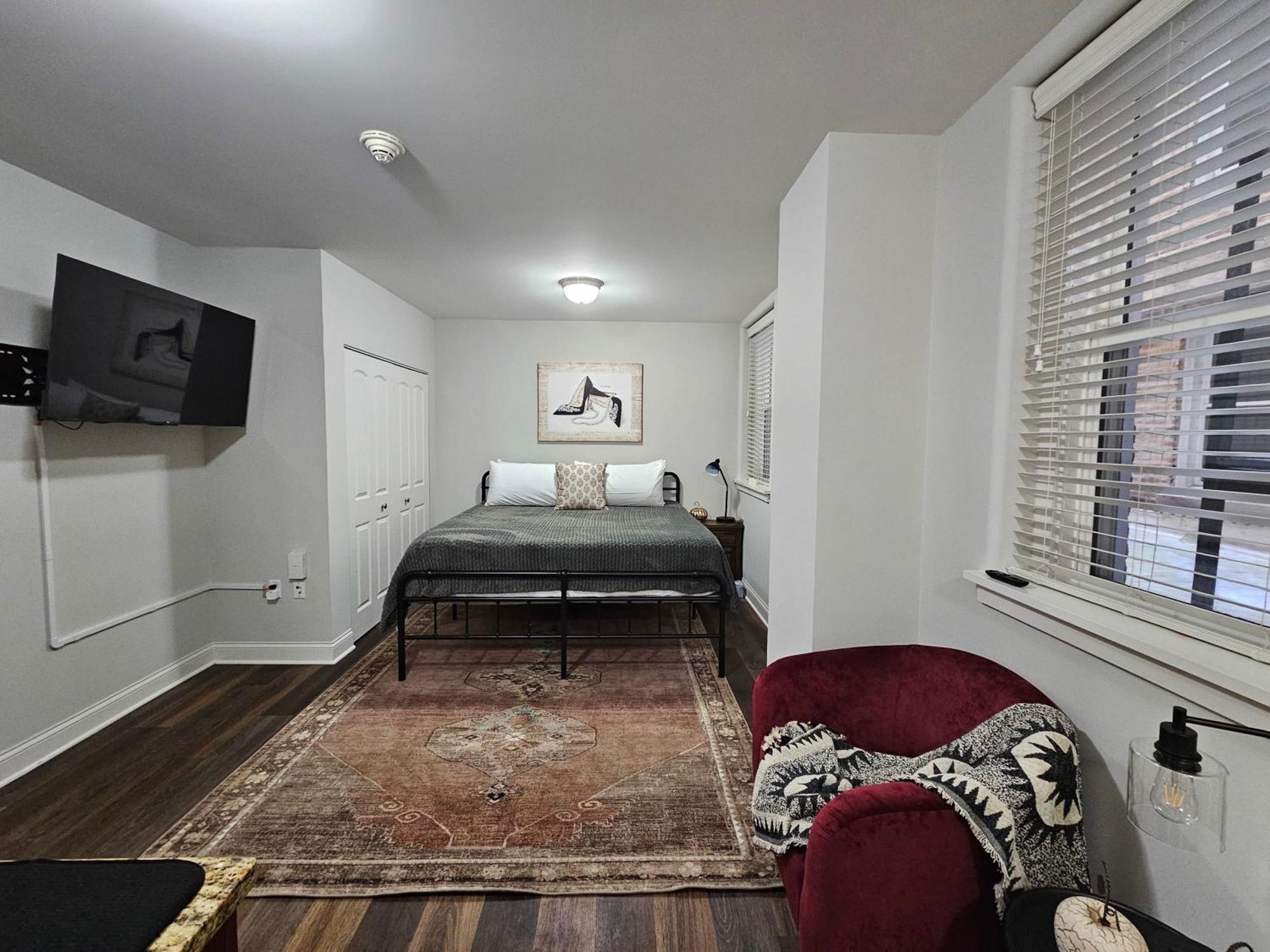 Cozy King Bed Stay At The Historic Inman - 201 Σαμπέιν Εξωτερικό φωτογραφία